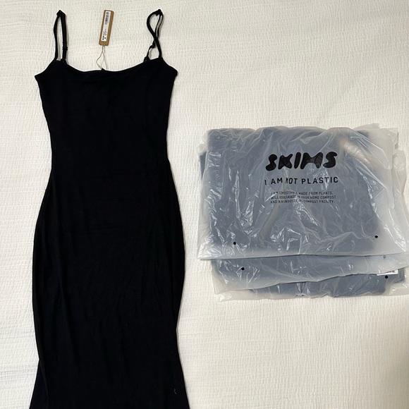 SKIMS soft lounge long slip dress - Picture 2 of 3